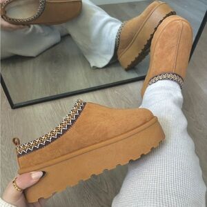 Chestnut Platform Slipper